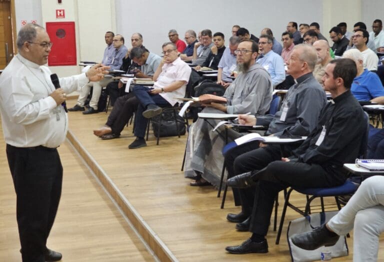 Encontro Regional dos Presbíteros reúne 110 padres e seminaristas na UNIFACC